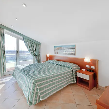 レジデンス デイ ドゥエ ポルティ サンレモ